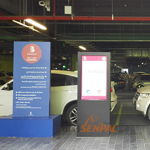 迪拜停车场广告机项目